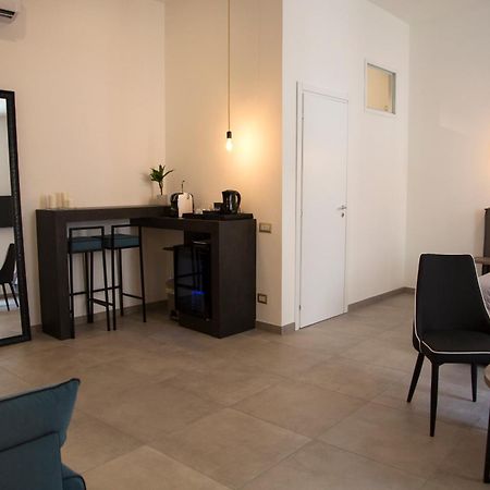 Plebiscitum 2.0 Bed & Breakfast Наполи Стая снимка