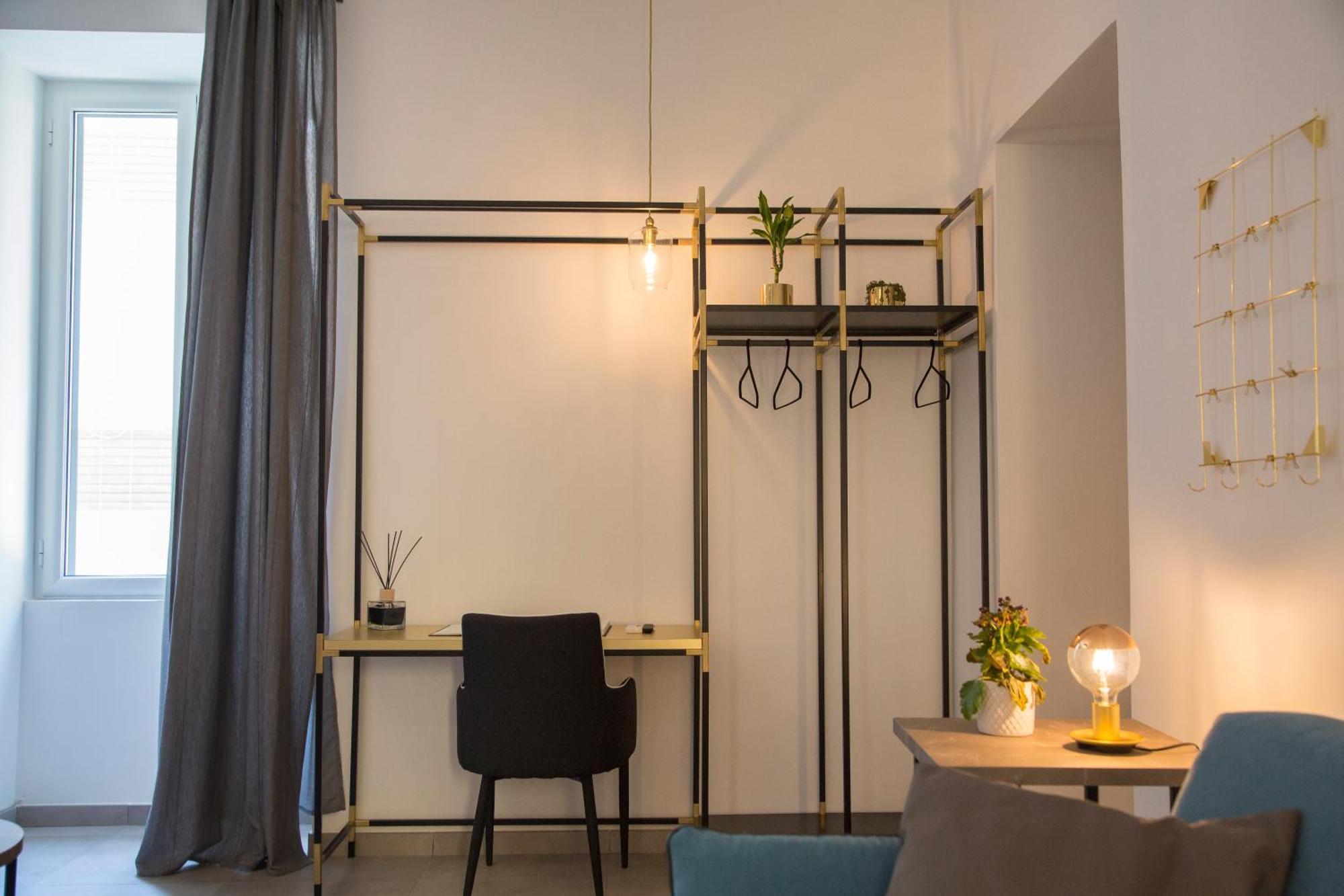 Plebiscitum 2.0 Bed & Breakfast Наполи Стая снимка