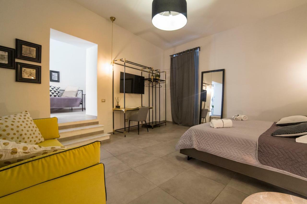 Plebiscitum 2.0 Bed & Breakfast Наполи Екстериор снимка