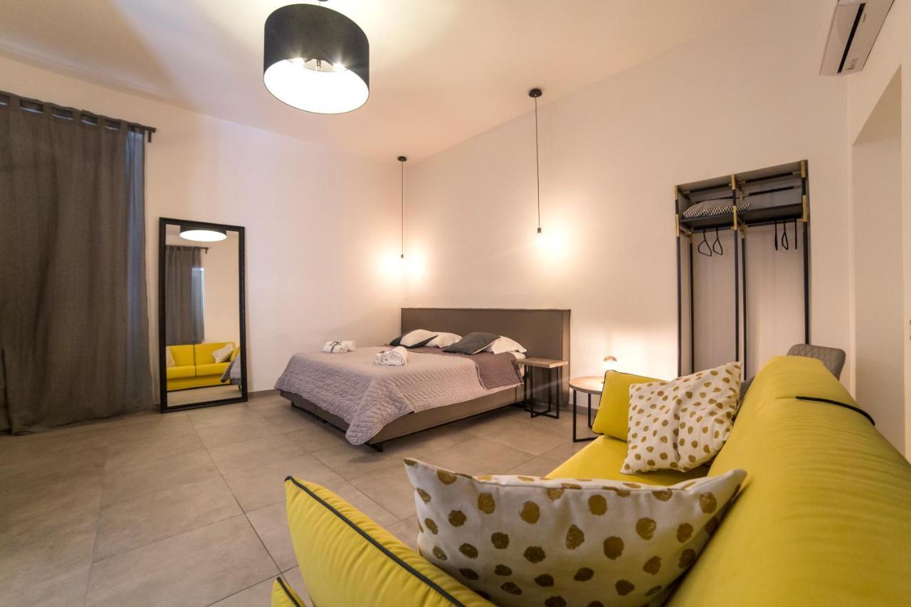 Plebiscitum 2.0 Bed & Breakfast Наполи Екстериор снимка